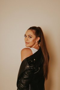 Мира, 79165938487