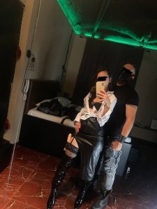 Lisa and Maksim, 79000174199