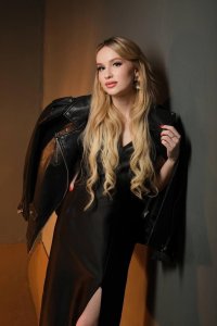 Алёна, 79689296122